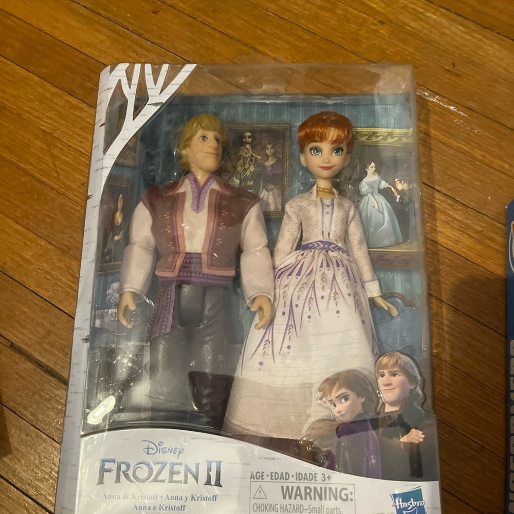 Disney Frozen II Anna and Kristoff Doll Set with Purple and White Outfits
